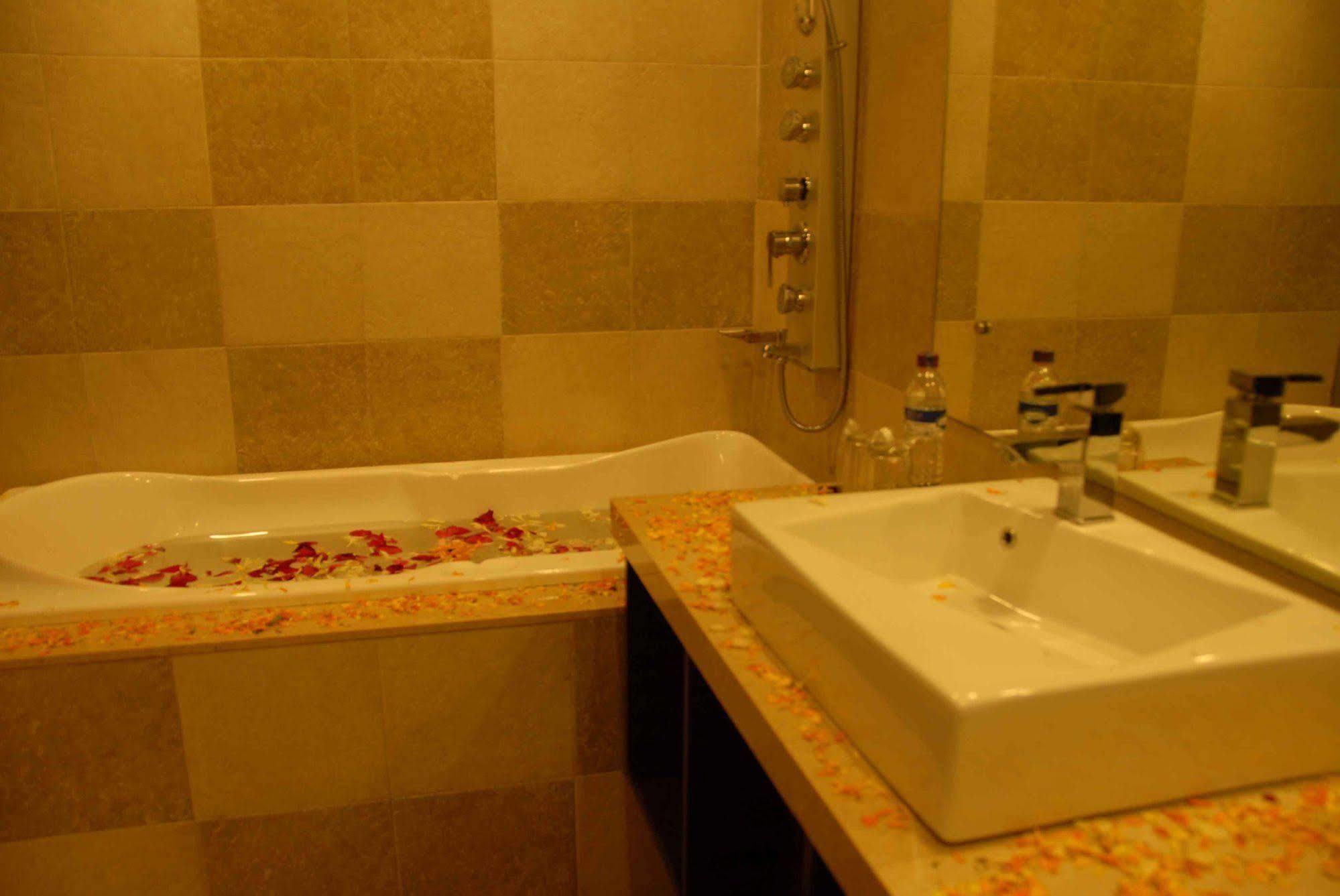 Silver Sands Beach Resort Daman Exterior photo